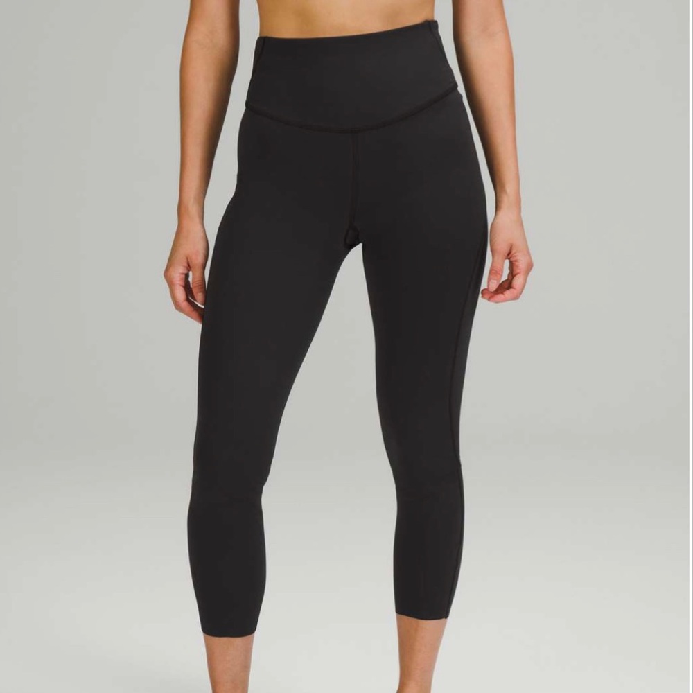 Base Pace HR Crop 23” *brushed